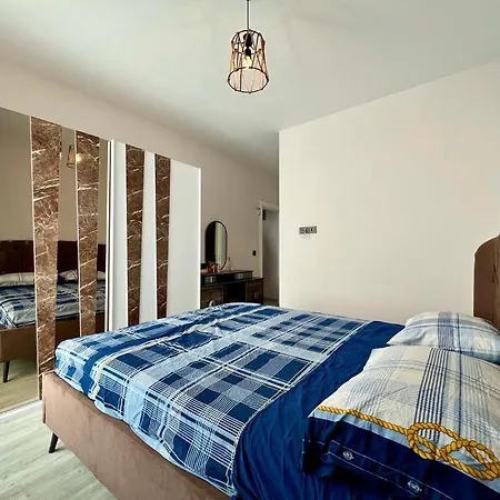 2 Bedrooms Luxury Flat Close To The In Apartamento