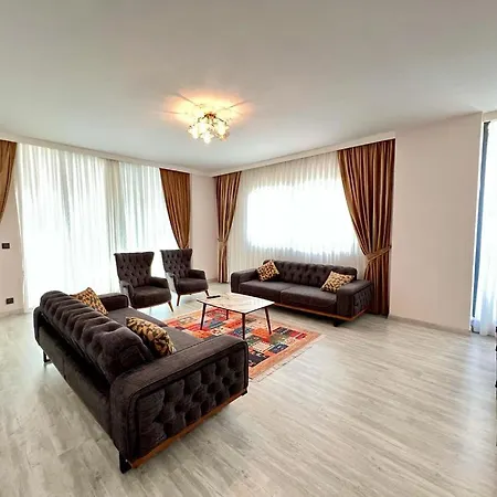 2 Bedrooms Luxury Flat Close To The In Apartamento
