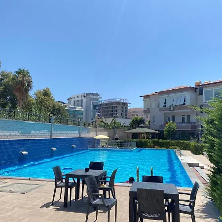 2 Bedrooms Luxury Flat Close To The In *