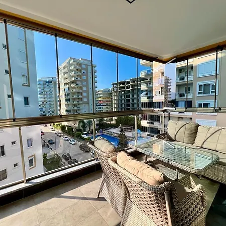2 Bedrooms Luxury Flat Close To The In Apartamento