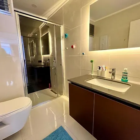 2 Bedrooms Luxury Flat Close To The In *